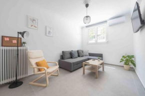 Athens Comfy Apartment- near Acropolis